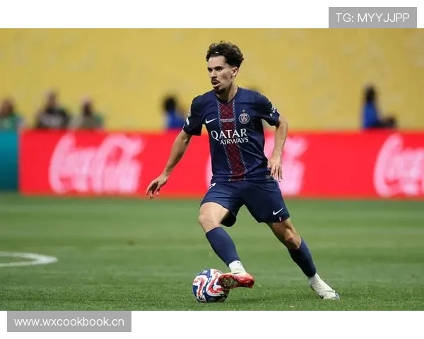 维蒂尼亚与贝林厄姆：组织核心与冲击型中场的路径对比