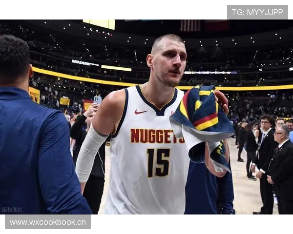 杰克逊挡拆制造错位压制约基奇，较上季三分上升